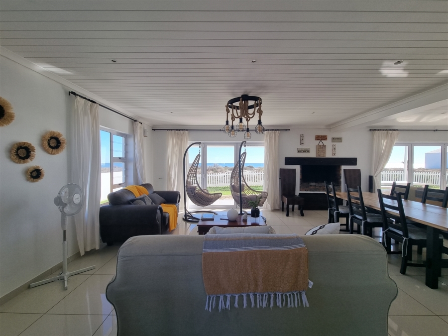 3 Bedroom Property for Sale in Sandy Point Western Cape